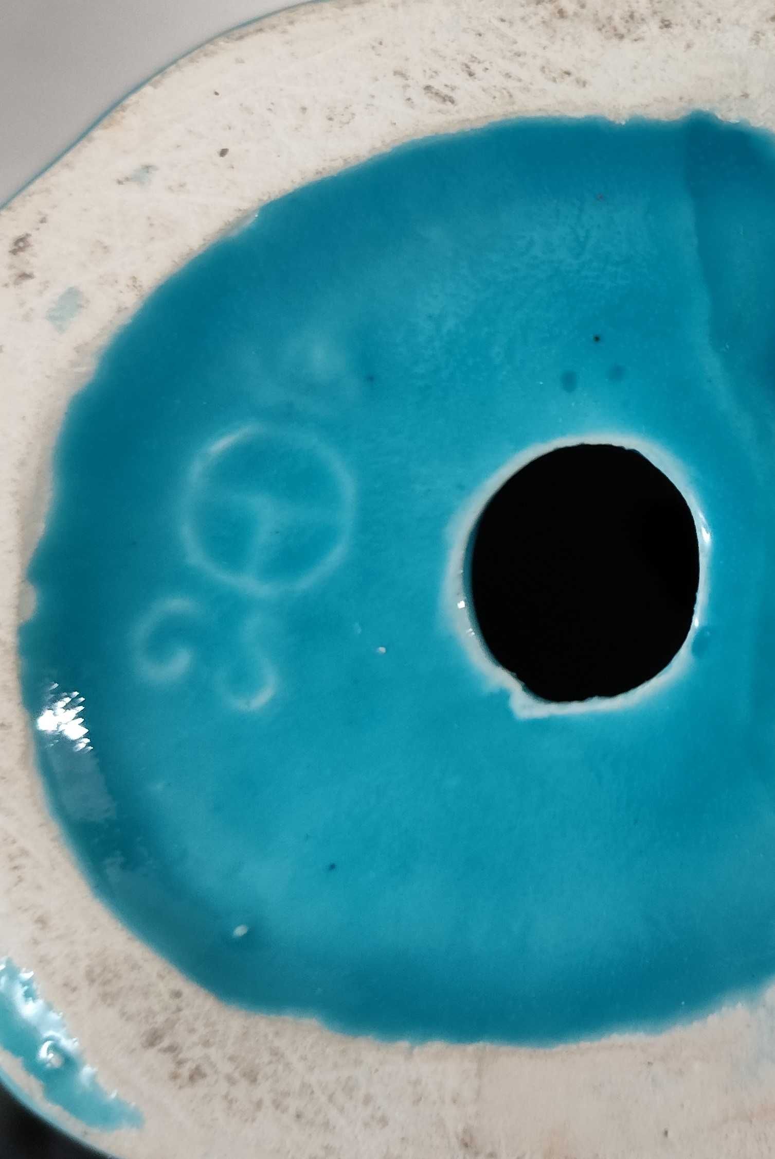 Par de catatuas em cerâmica pintada