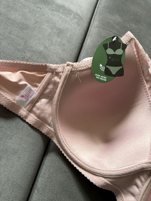 Biustonosz 90 E nowy