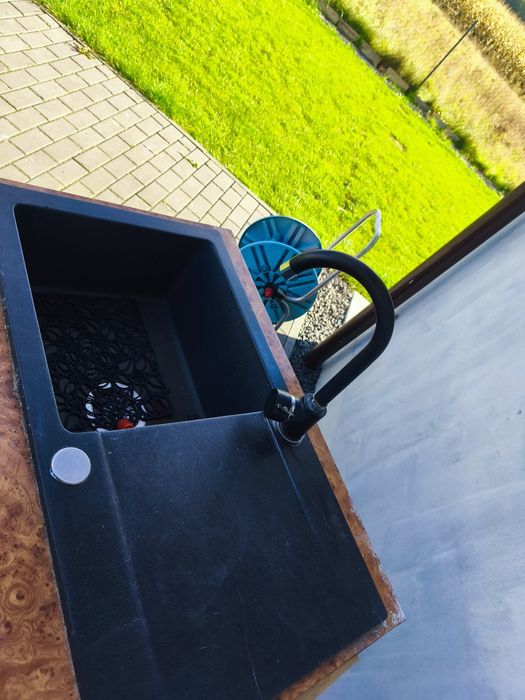 Zlew z baterią i syfonem