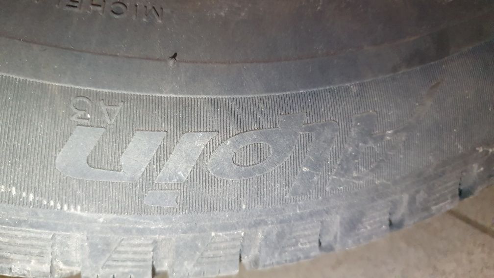 Koła zimowe felgi stalowe 15 cali opony 195/65 R15 VW Audi Seat Skoda