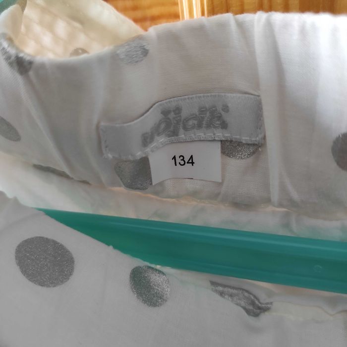 Spódniczka Wójcik 134 i biały kożuszek h&m  128