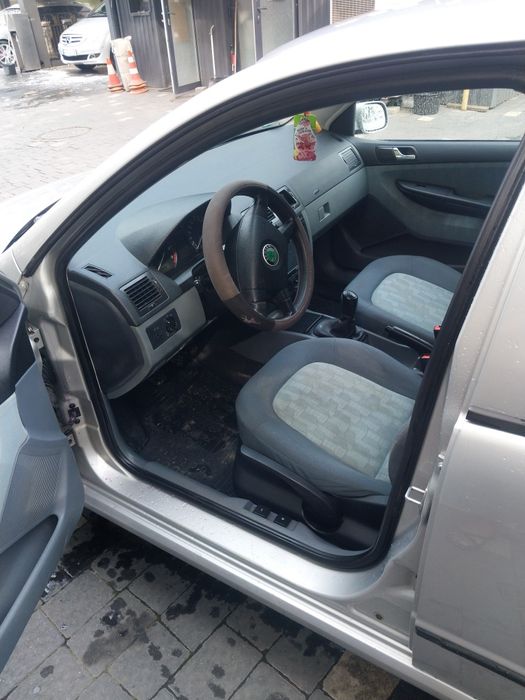 Школа Фабия срочно продам