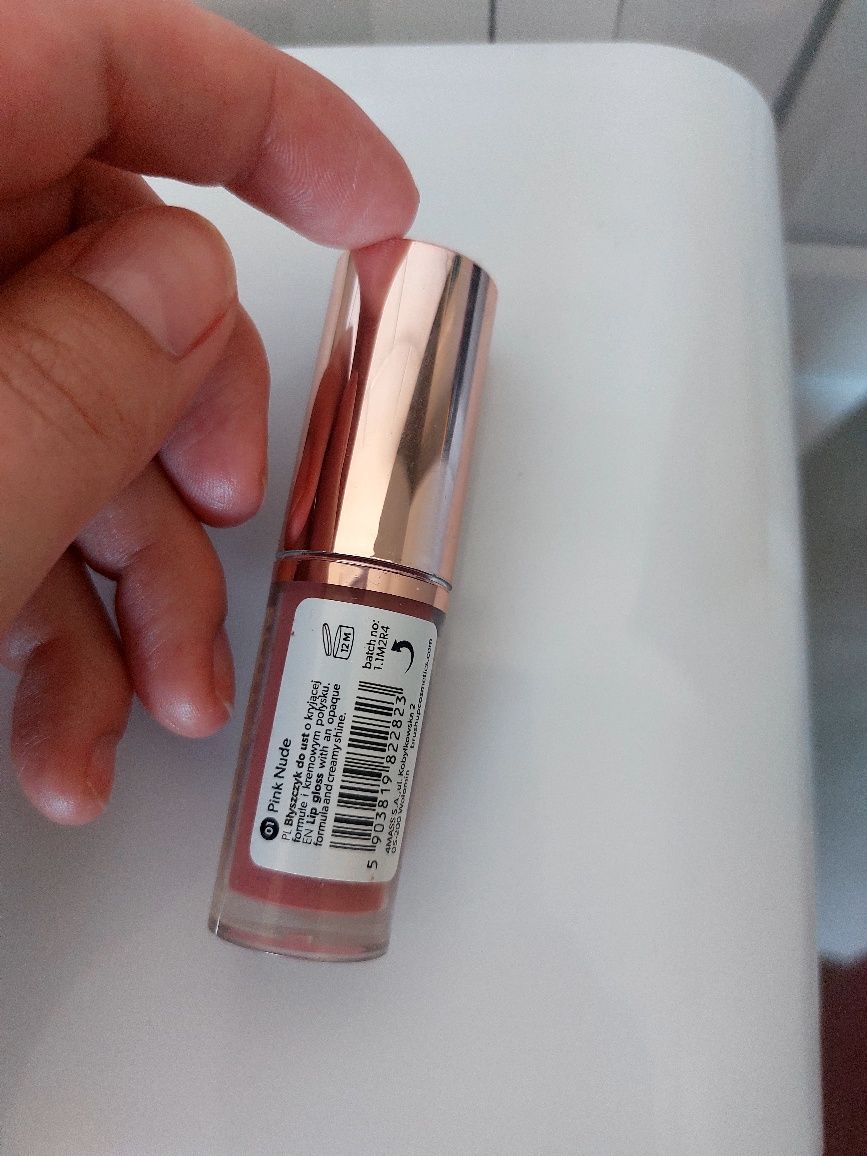 błyszczyk do ust Brush Up by Maxineczka 01 Lip gloss pink nude makija