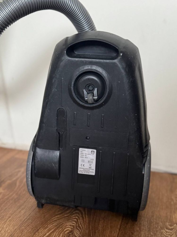 Пилосос fc8240/09 philips