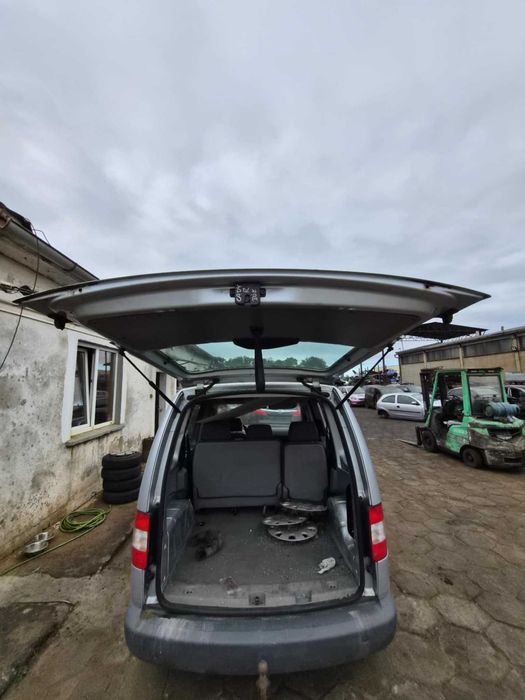 kompletna tylna volkswagen caddy... bez rdzy