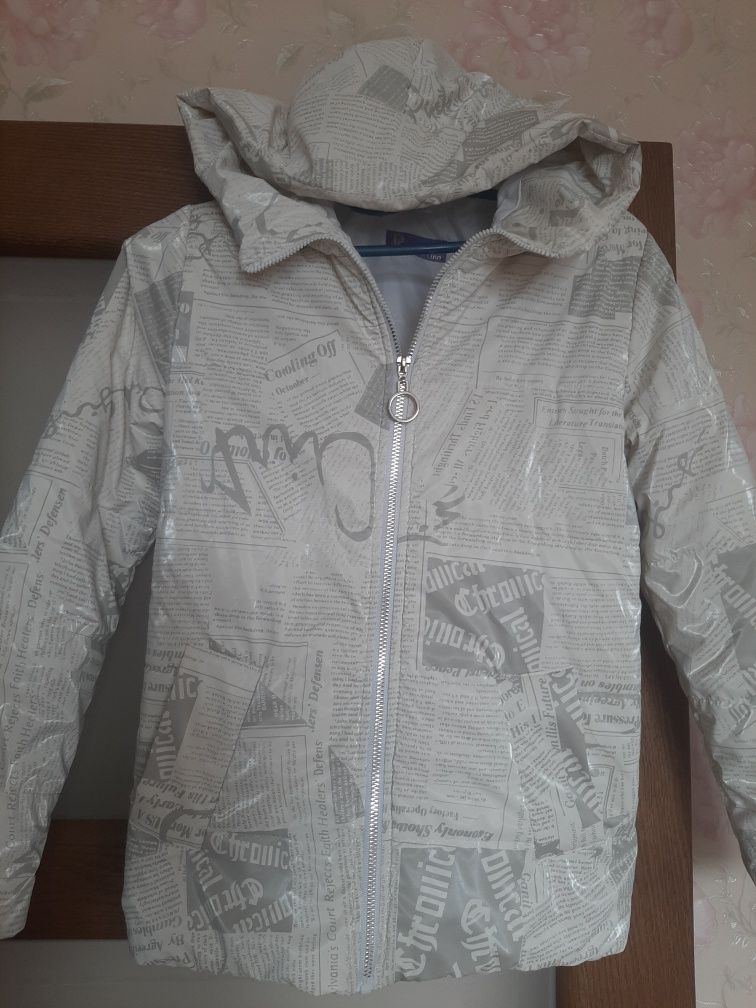 Продам куртку осінь-весна, 158см
