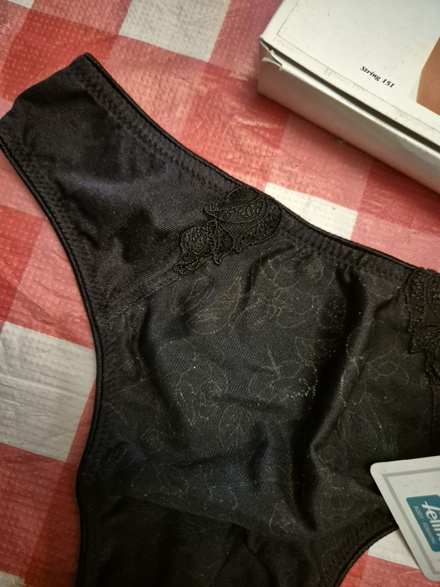 Czarne stringi damskie Felina rozmiar 38 nowe z metką