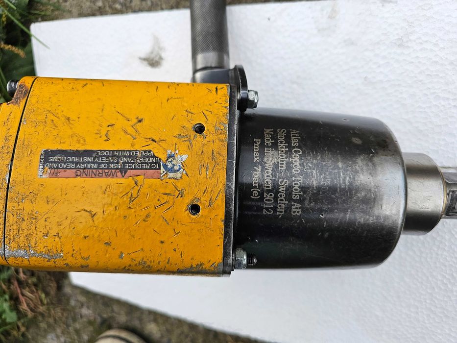 Ударный гайковерт