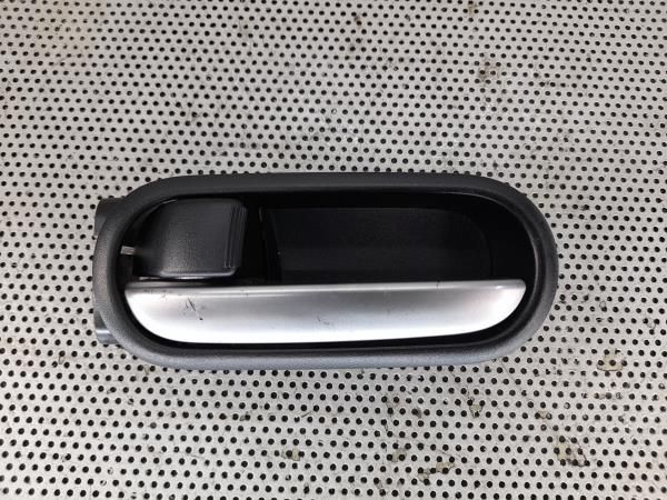 Puxador interior porta trás esquerdo MAZDA 2 (DE)