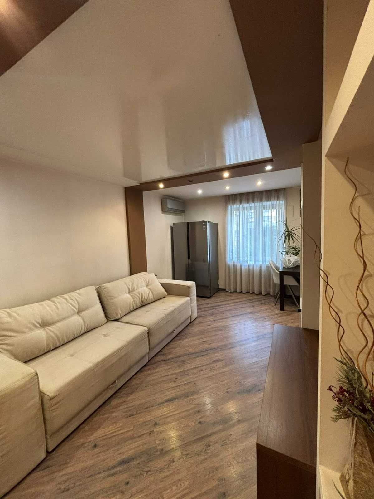 Продам 3к квартиру с ремонтом и мебелью в центре/Шевченковский