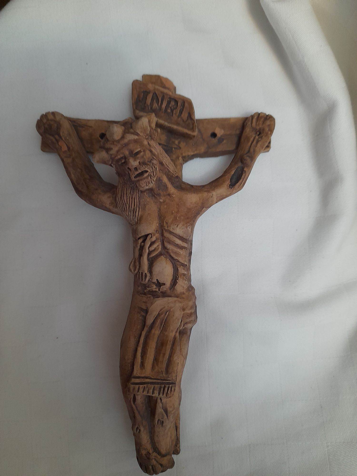 Crucifixo em cerâmica