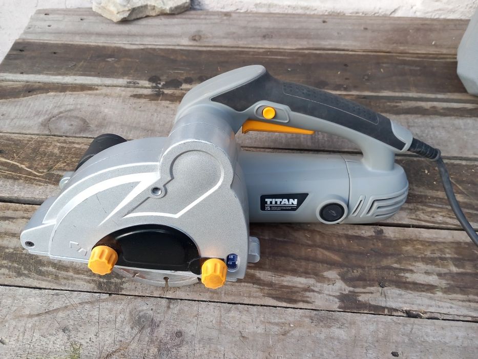 Bruzdownica Titan  1700 W