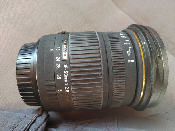 Obiektyw Sigma 18-50mm F2.8 EX DC Macro (Canon)