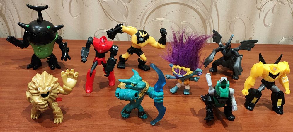 Игрушки фигурки из Макдональдс.