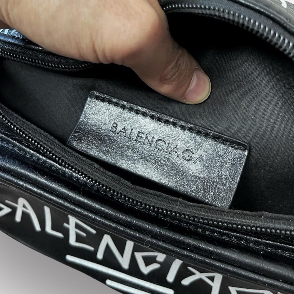 Сумка через плече Balenciaga graffiti explorer оригінал