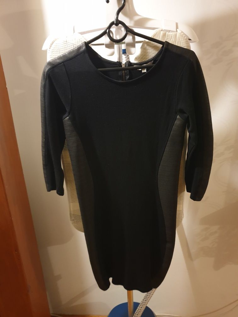 Czarna dopasowana sukienka S