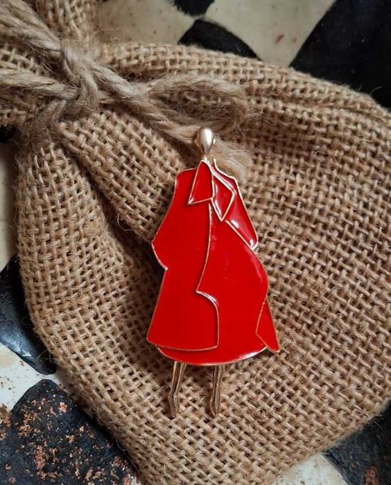 Duża czerwona broszka 7 cm nowa złota elegancka High Fashion