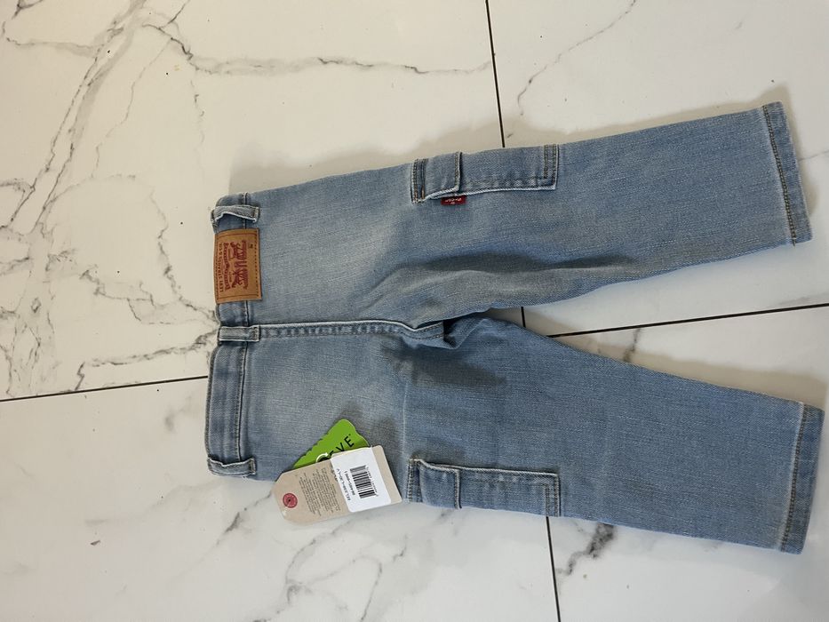 Spodnie Levis nowe 9 miesięcy