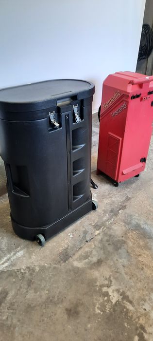 Caixa de transporte de ferramentas  com rodas obras