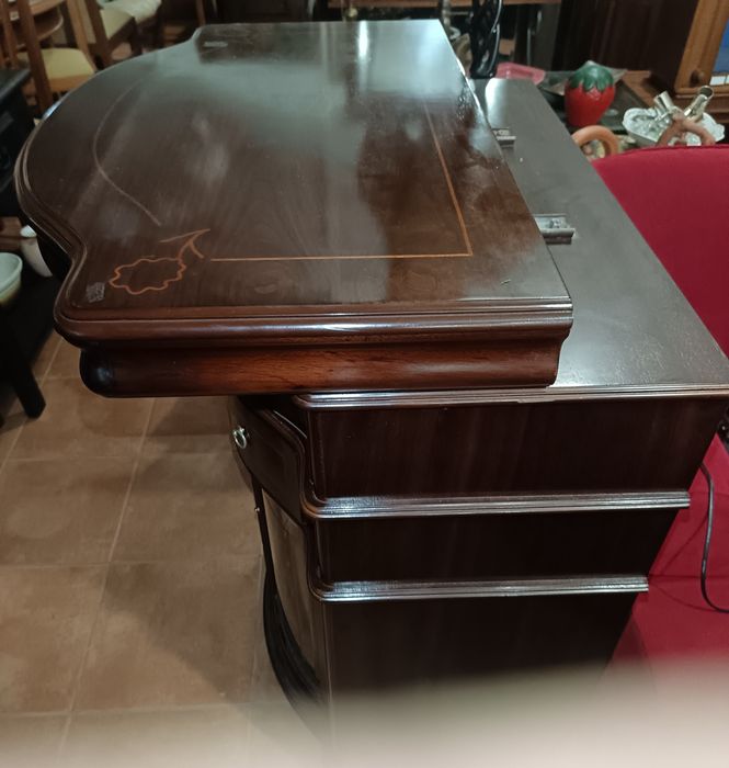 Móvel TV rotativo com bar