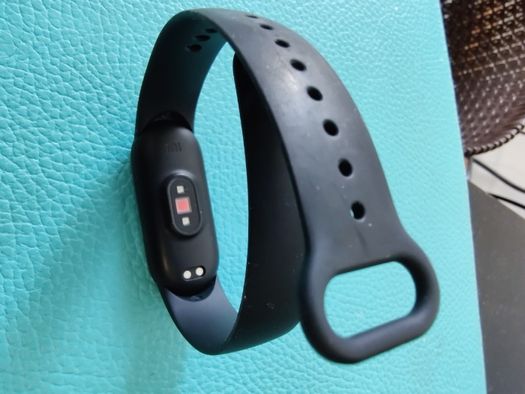 Xiaomi Mi Band 5 - Opaska Sportowa. Wersja z PL dystrybucji!