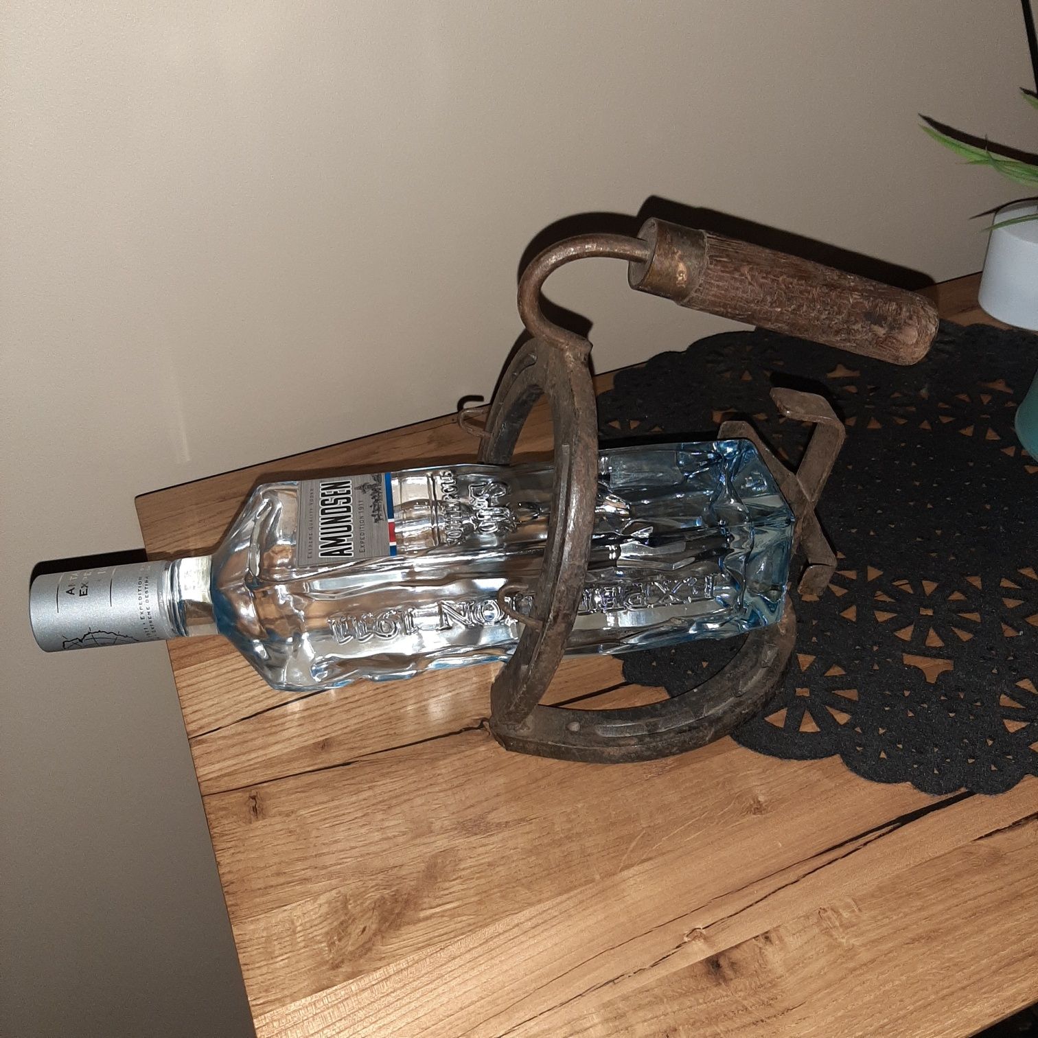 Stojak lof na alkohol