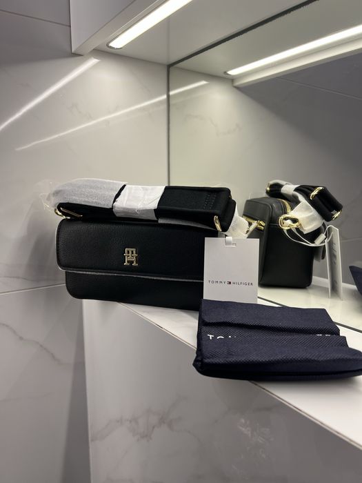 Жіноча сумка tommy hilfiger оригінал Pebbled crossbody bag томмі гілфі