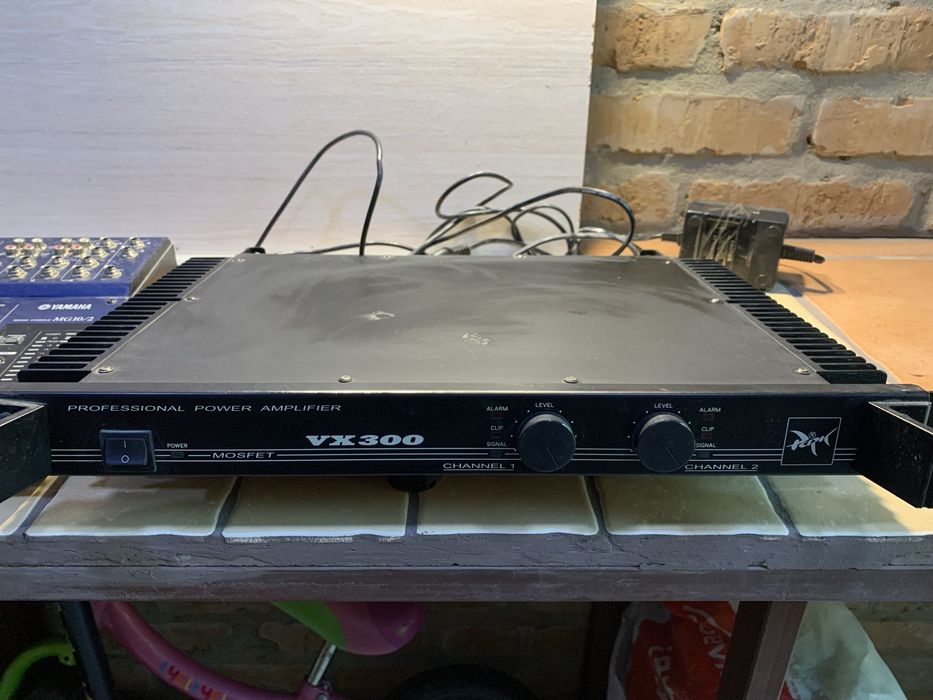 Продам підсилювач Park Audio VX300.