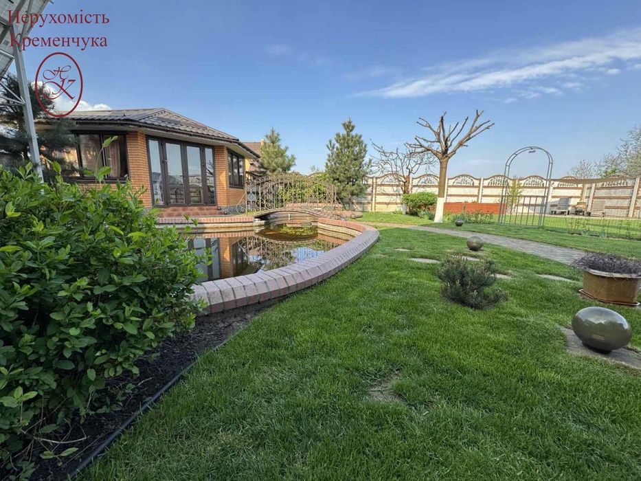 Продаж просторий та сучасний будинок комфорт-класу.