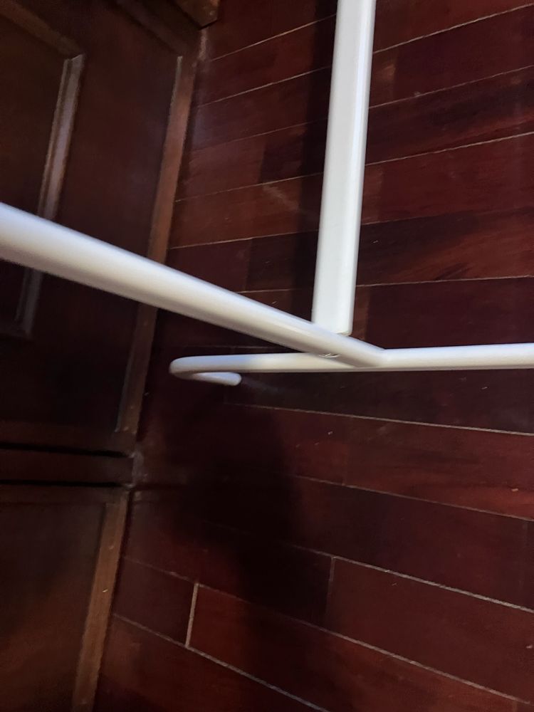 Cabide de quarto branco