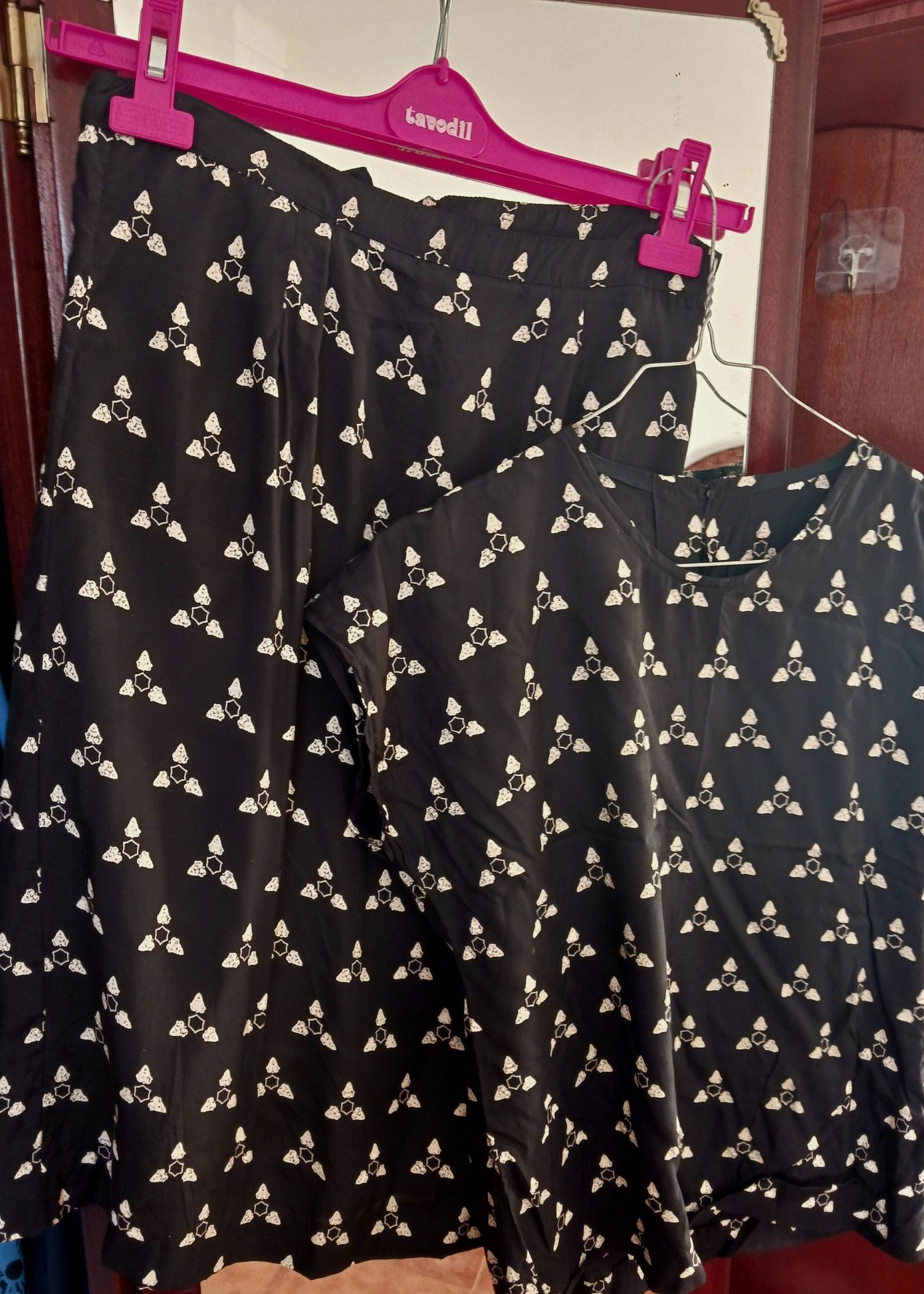Roupa senhora L em excelente estado 4,50€ a peça