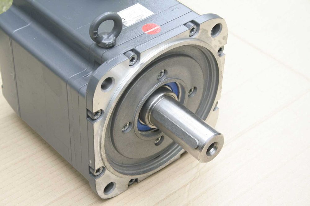 mocny trójfazowy serwomotor SIEMENS z enkoderem max. 5000 obr./min