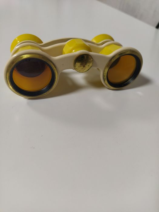 Бинокль для театра