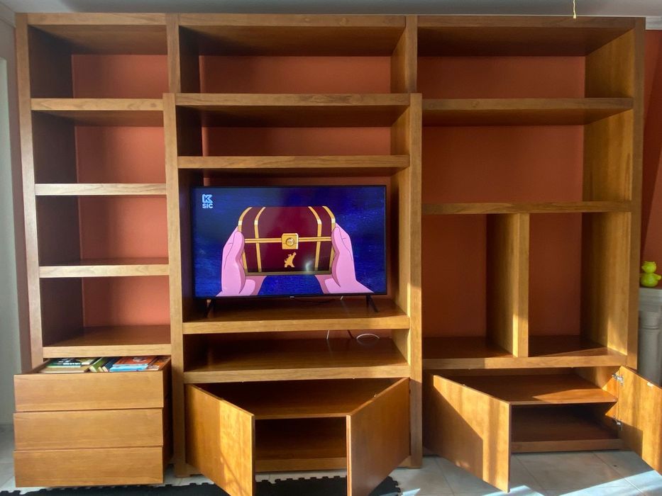 Estante móvel TV de sala em madeira carvalho mel