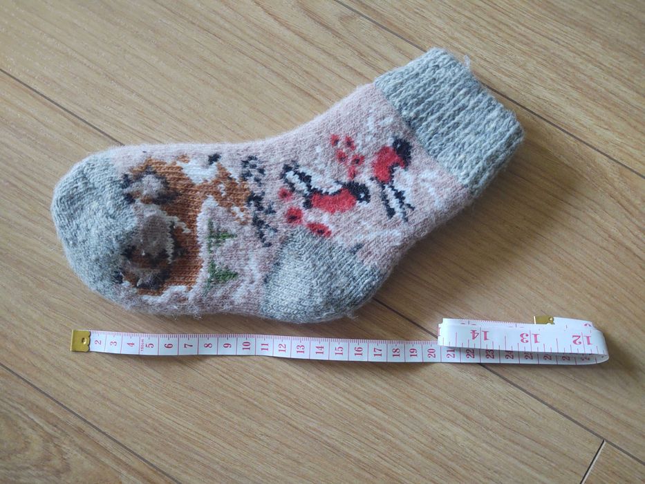 Nowe wełniane skarpety dziecięce