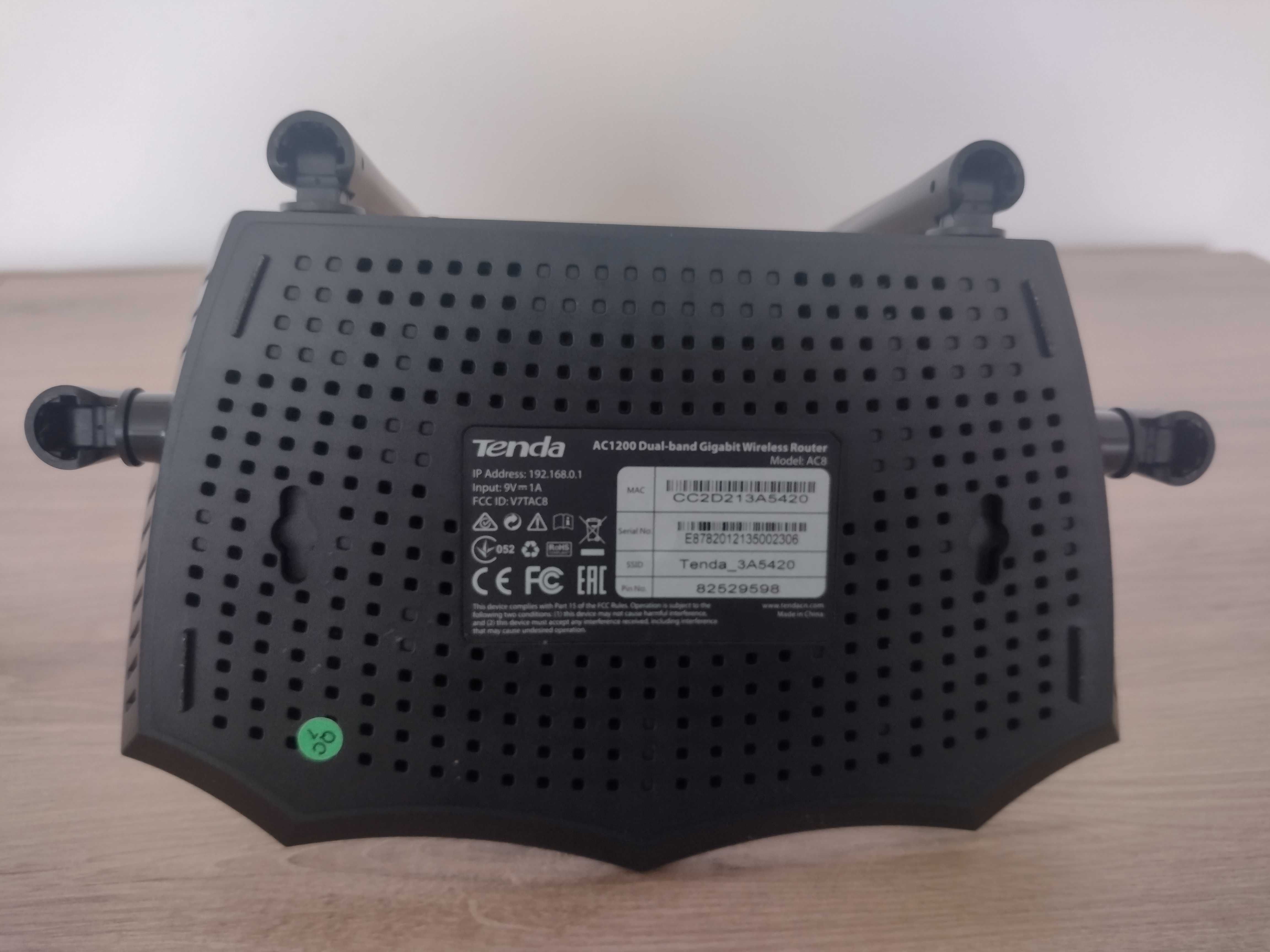 Router Tenda AC8