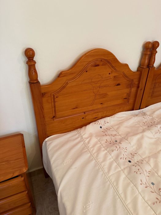 Dois camas individuais – em ótimo estado!