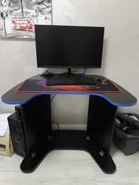 Продам компьютерный стол в идеальном состоянии