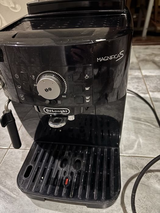 Кавова машина De'Longhi Magnifica S ECAM