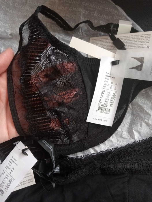 Czarna bielizna damska