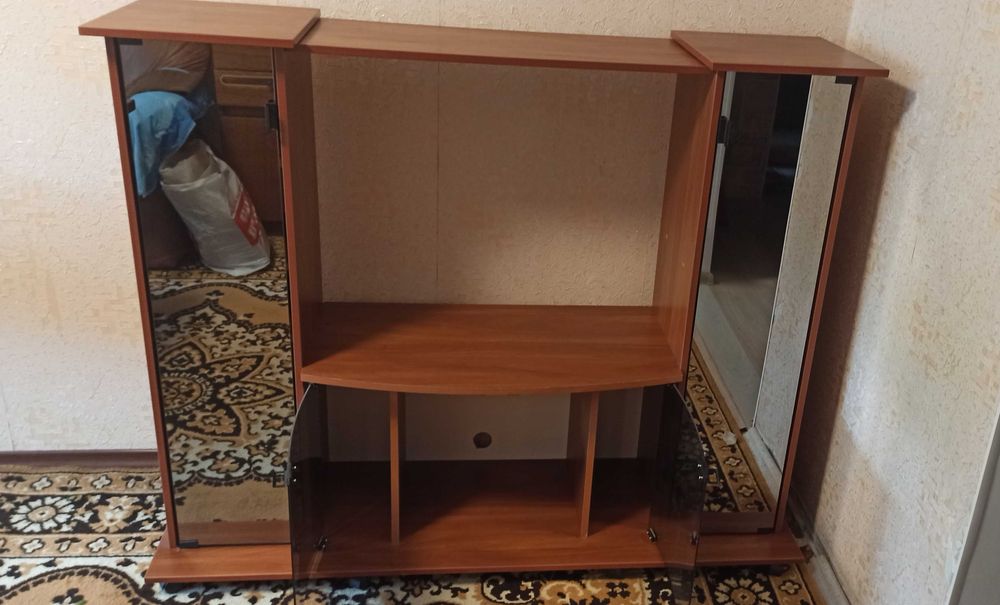 Тумба (міні-стінка)