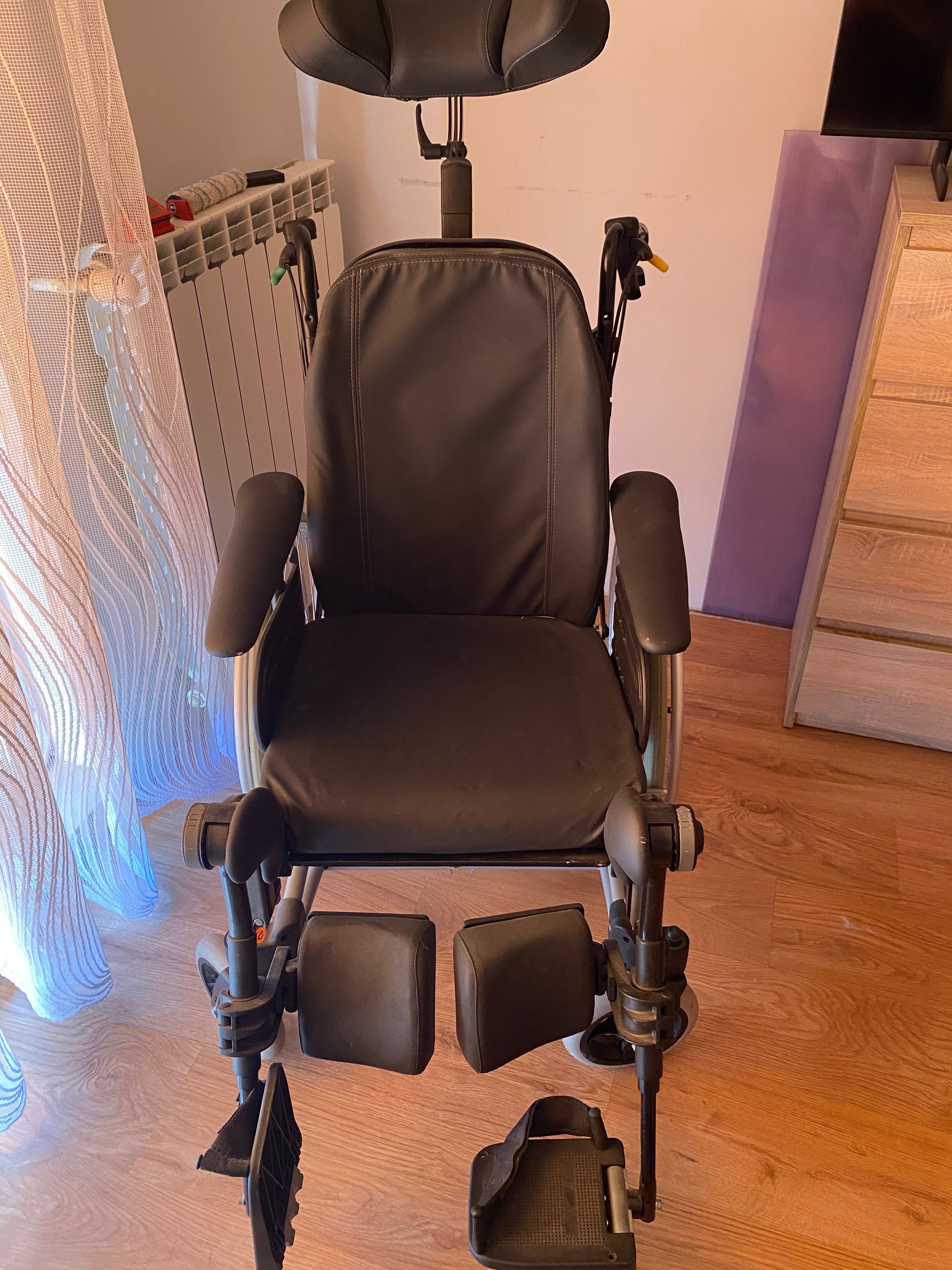 wozek  inwalidzki specjalistyczny invacare  rea 45cm