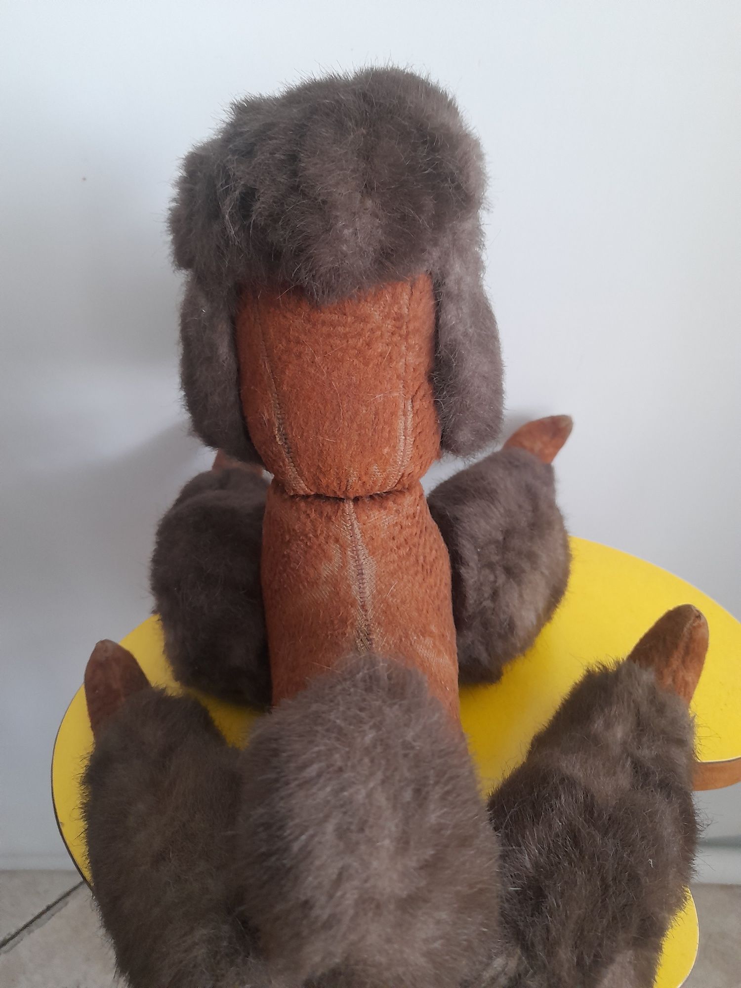 Cão "poodle" de peluche vintage