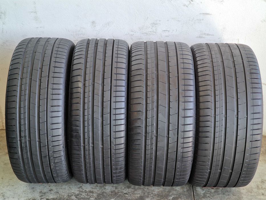 Conjunto 4 Pneus PIRELLI (BMW) Semi Novos 275/35R22 e 315/30R22