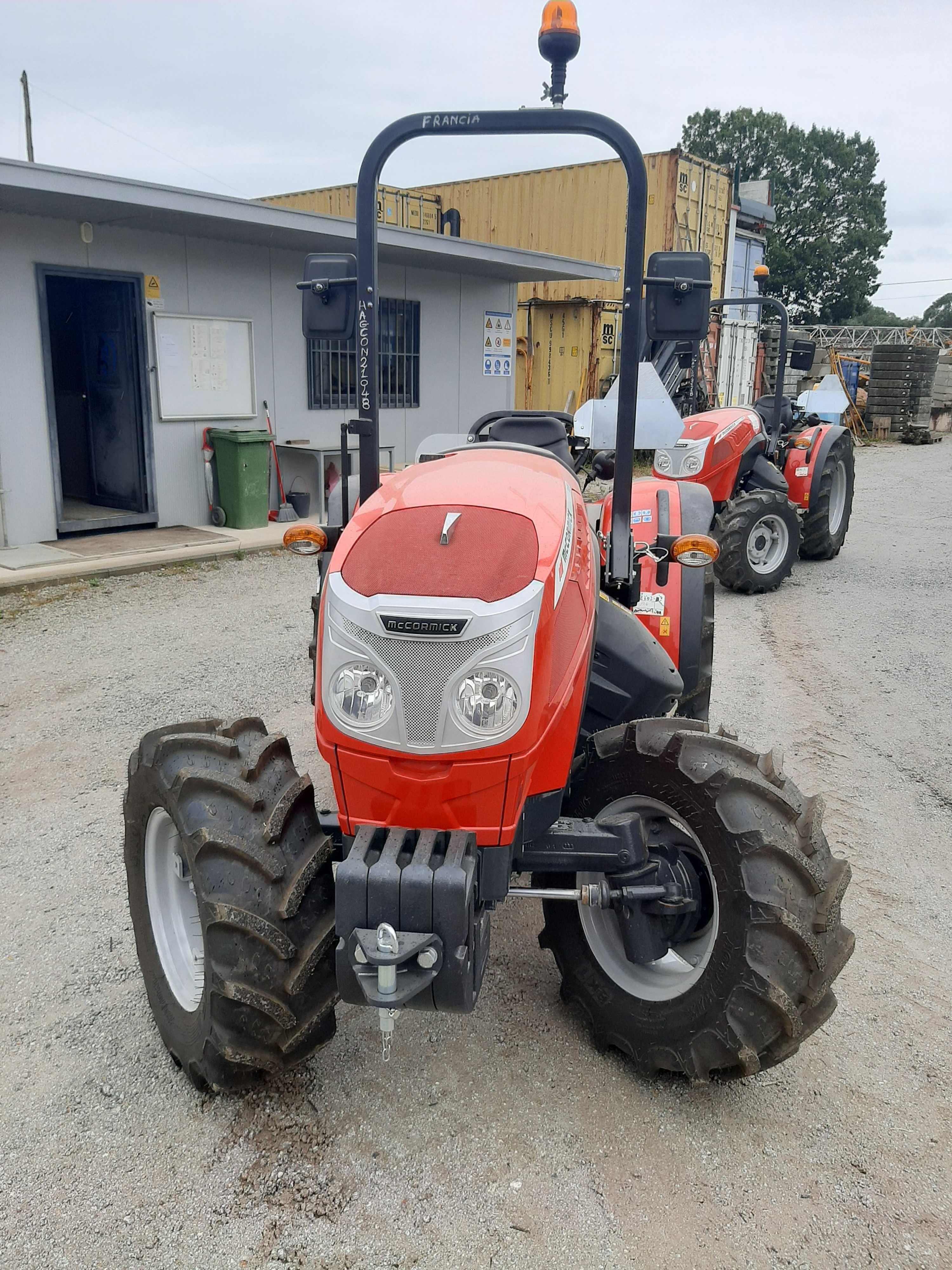 TRACTOR AGRICOLA NOVO