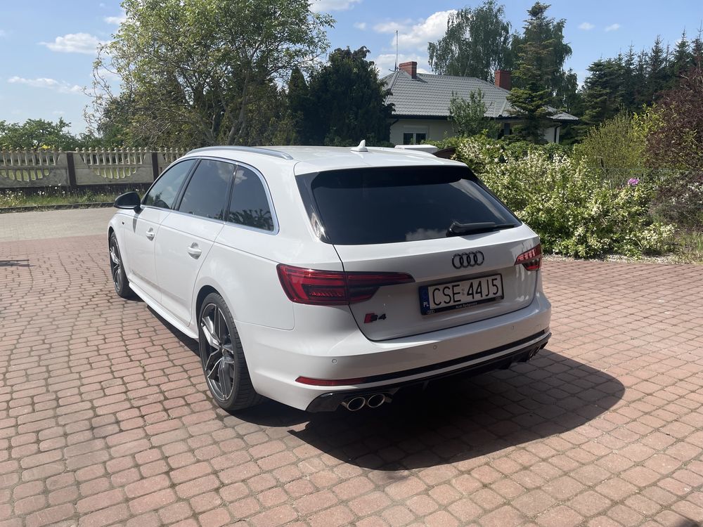 Audi a4 b9 2.0 tdi  quattro s line s4 virtual cockpit