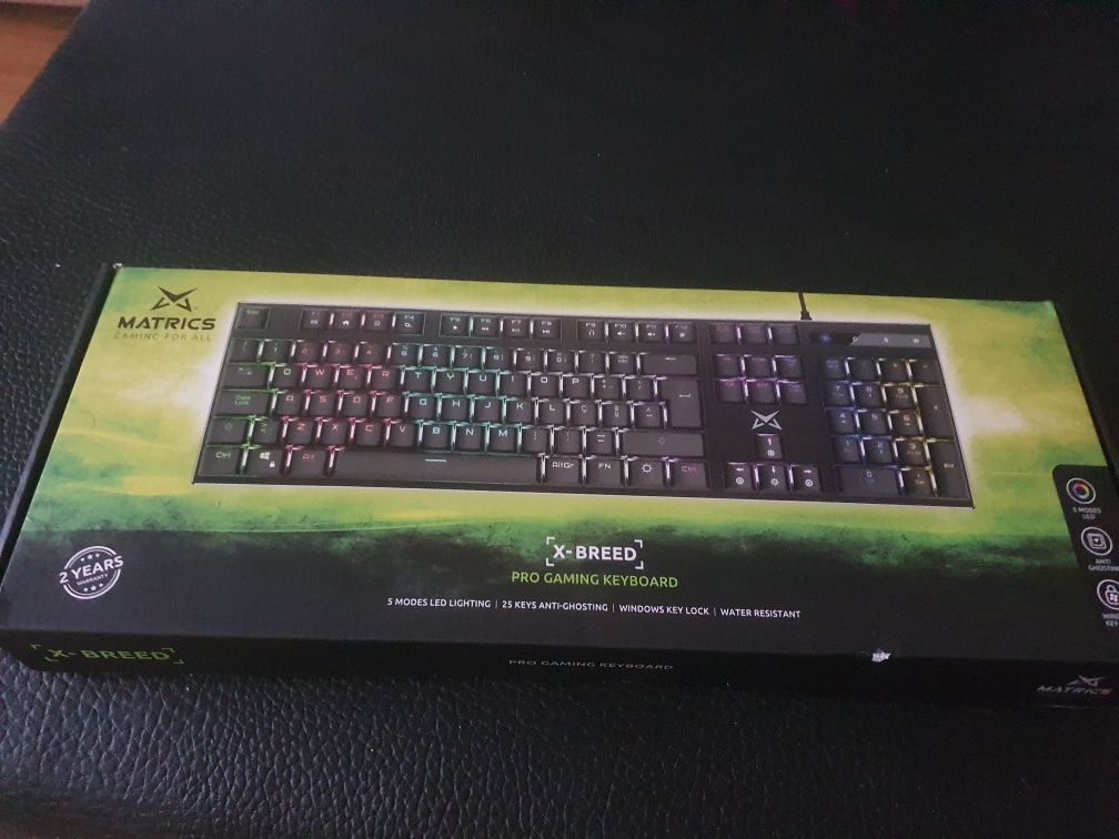 Teclado X breed ainda em caixa