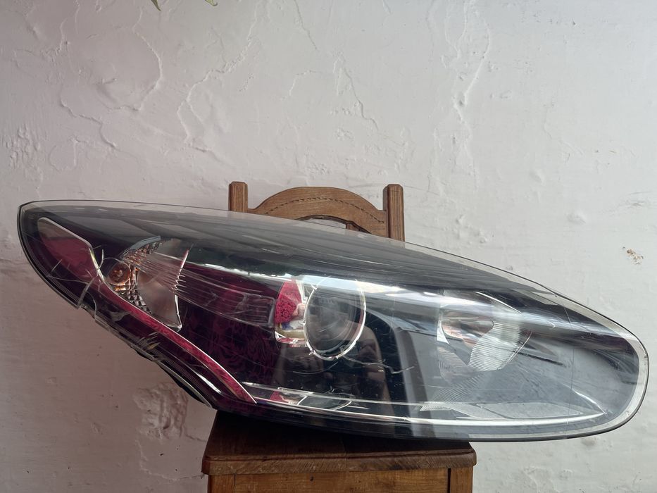 Права фара Рено Меган 3