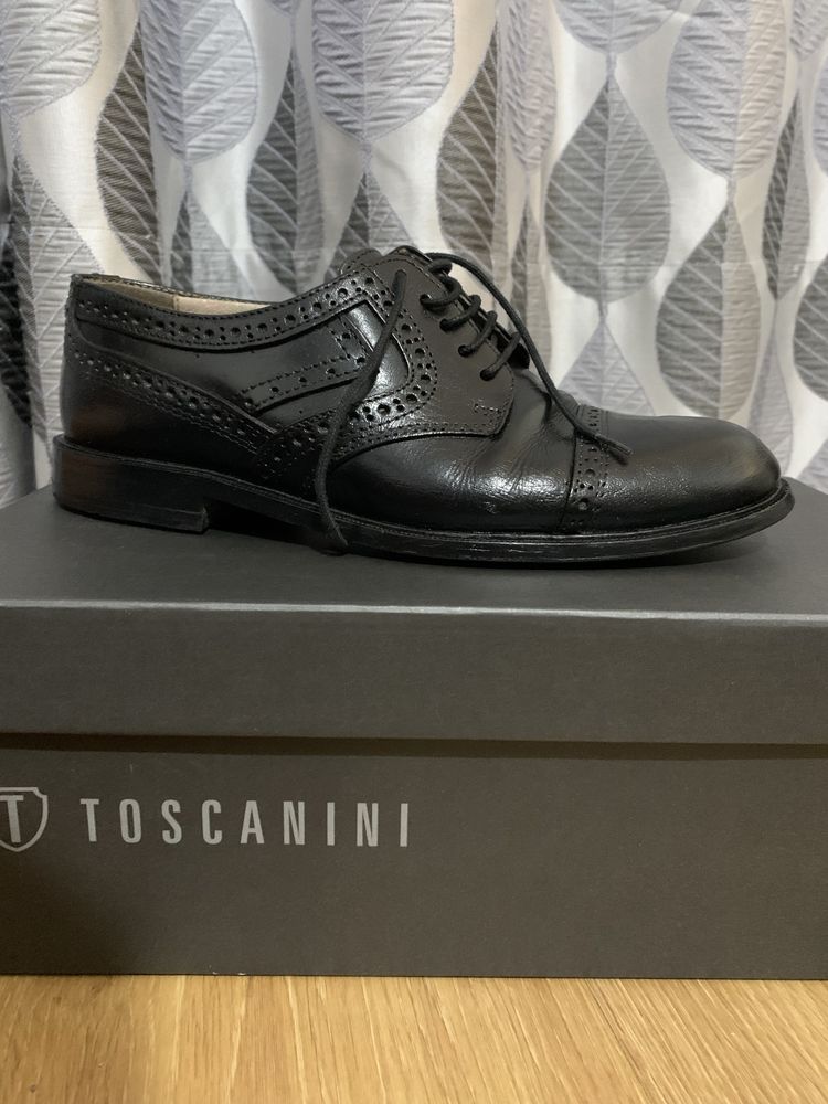 Sapatos Formais.
