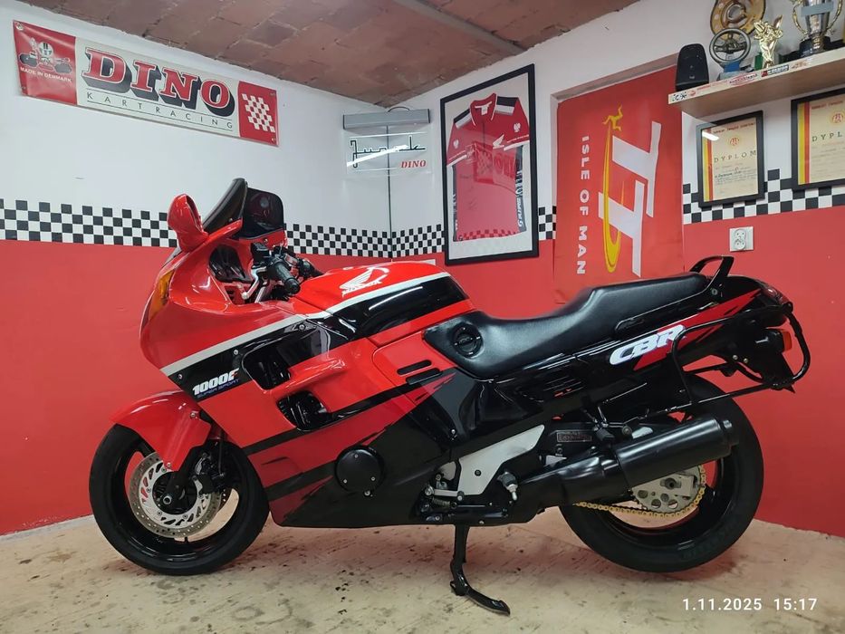 Honda CBR Honda CBR1000F mały przebieg jak NOWA